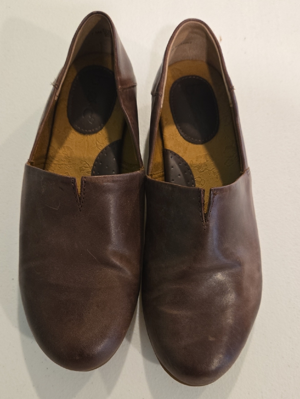 b.o.c. Women's Brown Leather Slip-On Loafers